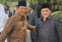 Ketua Umum Partai Gerindra Prabowo Subianto bersama Menteri BUMN, Erick Thohir. (Facbook.com/@Erick Thohir)