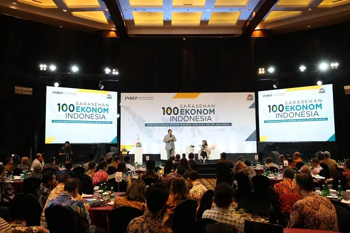 Calon presiden dari Koalisi Indonesia Maju, Prabowo Subianto dalam acara dalam 'Sarasehan 100 Ekonom Indonesia 2023' yang digagas INDEF di Menara Bank Mega, Jakarta Selatan. (Dok. Tim Media Prabowo Subianto)

