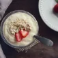 Konsumsi rutin yogurt dapat membantu mengurangi risiko infeksi usus yang disebabkan oleh bakteri berbahaya. (Pixabay.com/ponce_photography)