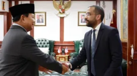 President Amerika SerikatJoe Biden mengucapkan selamat kepada calon Prabowo Subianto melalui surat resmi, diantar langsungDuta Besar Amerika Serikat untuk ASEAN Yohannes Abraham. (Dok. Tim Media Prabowo)