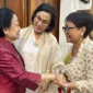 Menteri Keuangan Sri Mulyani dan Menteri Luar Negeri Retno Marsudi bersilaturahmi ke rumah Ketua Umum PDI Perjuangan saat Lebaran. (Facebook.com/@Sri Mulyani Indrawati)