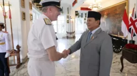 Menteri Pertahanan RI Prabowo Subianto menerima kunjungan kehormatan dari Panglima Angkatan Bersenjata Inggris/Chief of the Defence Staff of the United Kingdom, Admiral Sir Tony Radakin. (Dok. Tim Media Prabowo Subianto)